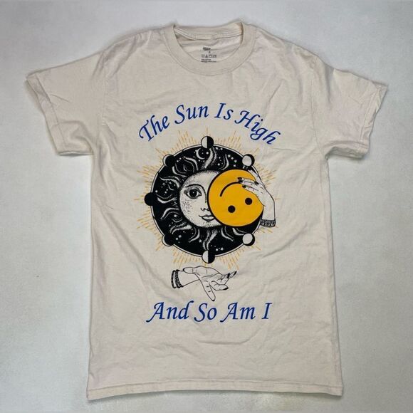 The Sun Is High And So Am I Graphic T-shirt Women Small Short Sleeve - Picture 1 of 5